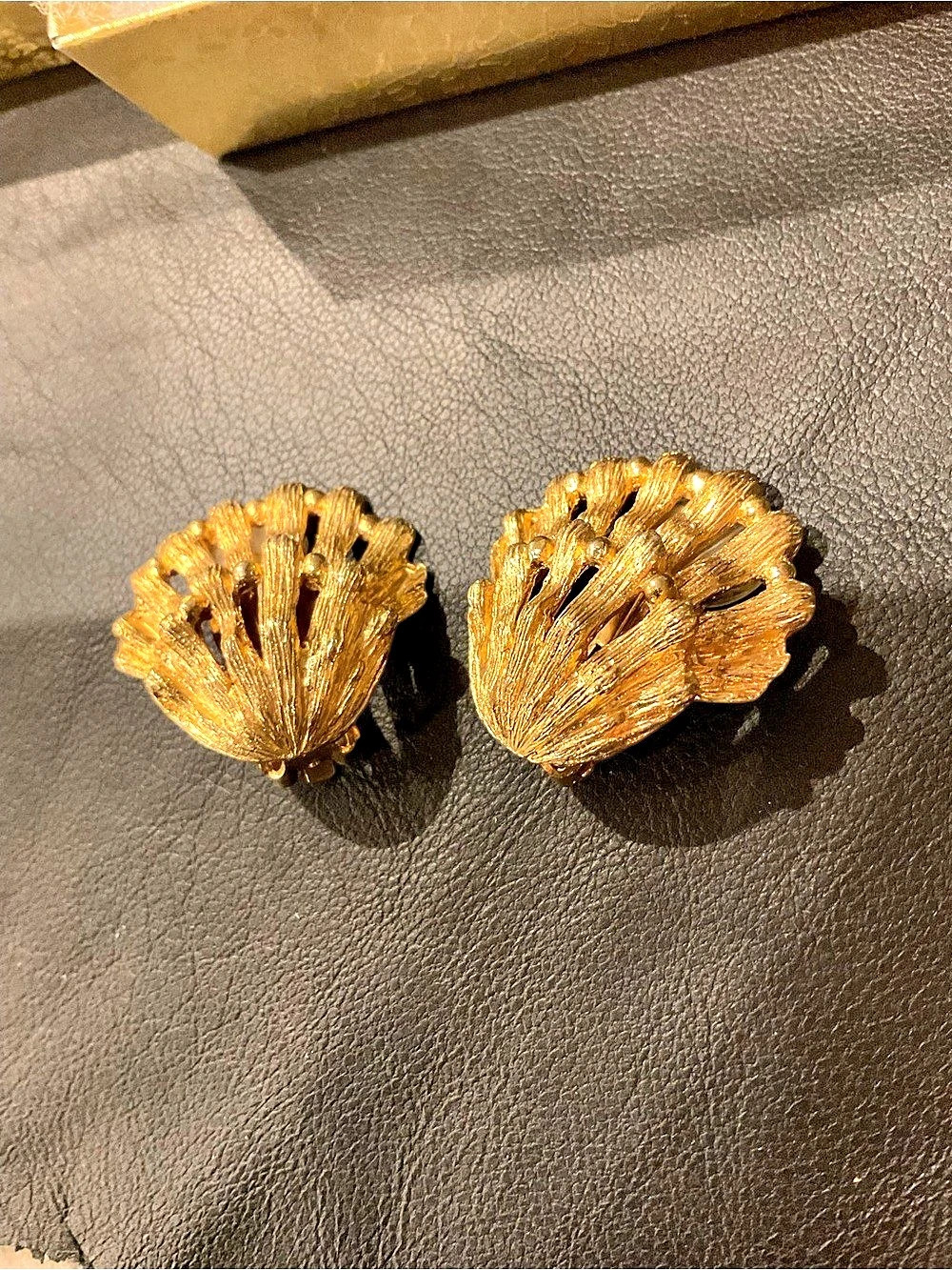 BSK Gold-Tone Shell Clip-On Earrings